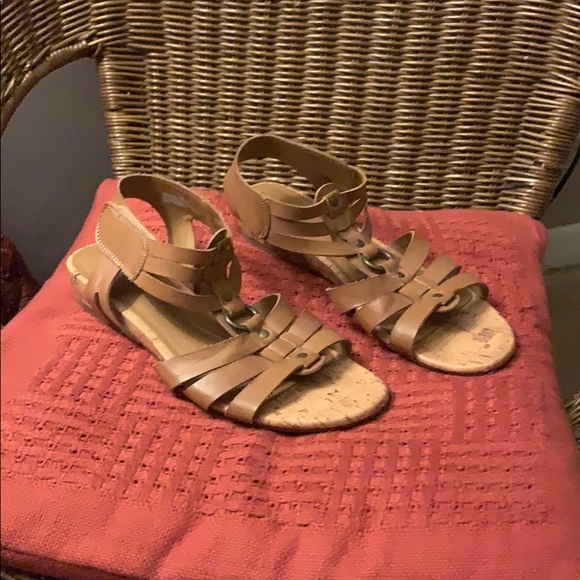 gladiator sandals size 9